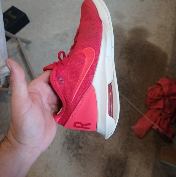 Nikes size 8.5 - Picture 2 of 7